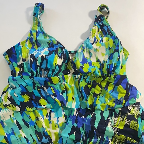 Tropical escape layered onepiece swimsuit - Picture 2 of 7